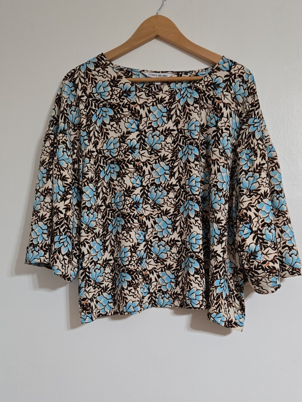 Elizabeth & James Floral Print Boatneck Top in Blue and Cream Size XXL